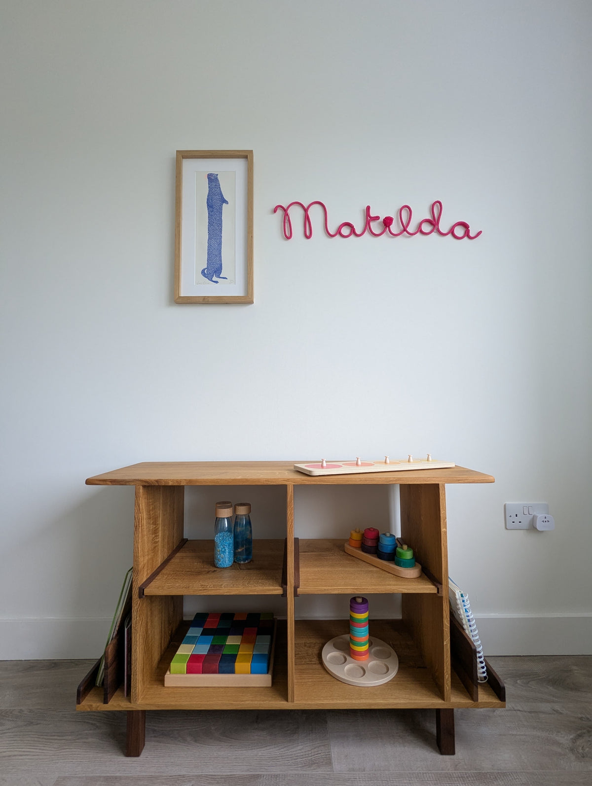 Spielzeugregal aus Holz – Montessori Regal fürs Kinderzimmer – WoodHock